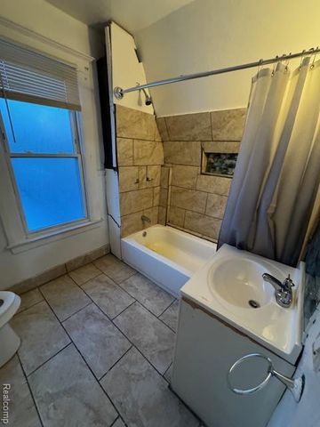 1220 Military Street, Detroit, MI 48209