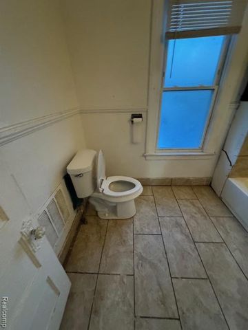 1220 Military Street, Detroit, MI 48209