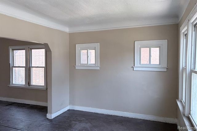 15725 Cherrylawn Street, Detroit, MI 48238