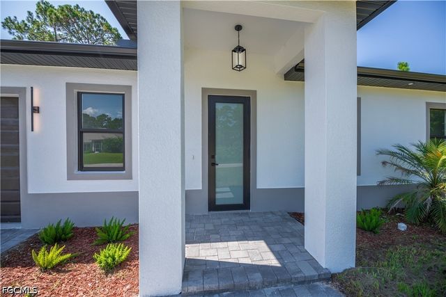 3123 69th ST W, Lehigh Acres, FL 33971