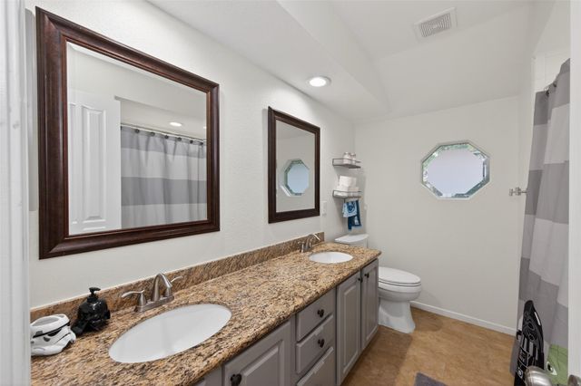 42 W Gaslight Place, The Woodlands, TX 77382