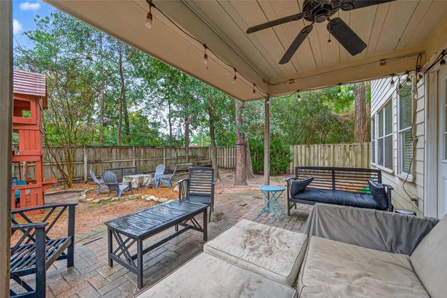 42 W Gaslight Place, The Woodlands, TX 77382