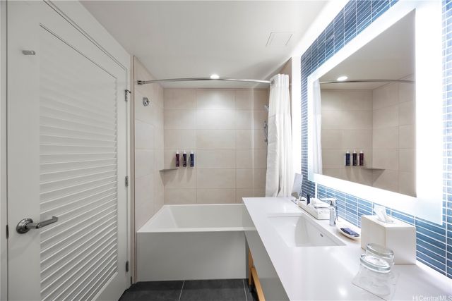 1390 Kapiolani Boulevard 3407, Honolulu, HI 96814