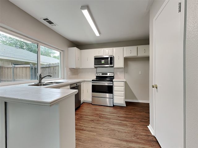 829 Via Valencia, Mesquite, TX 75150
