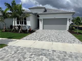 2669 Hyacinth PL, Naples, FL 34112