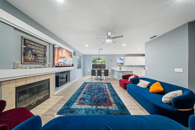 8809 Coral Berry Way, Elk Grove, CA 95624