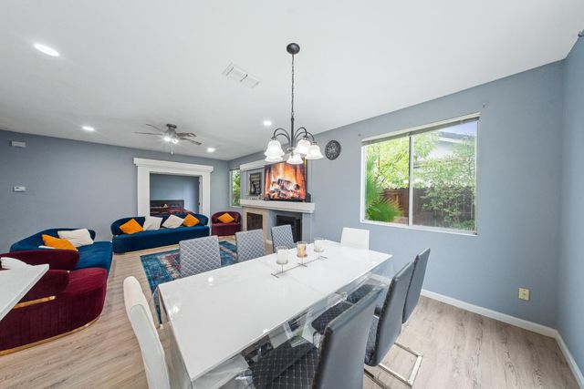 8809 Coral Berry Way, Elk Grove, CA 95624