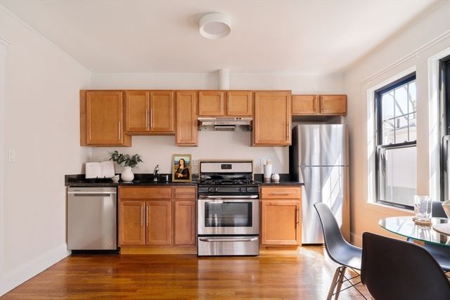 10 Washington Ave. 2, Waltham, MA 02453