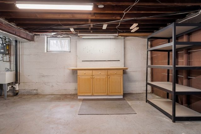 10 Washington Ave. 2, Waltham, MA 02453