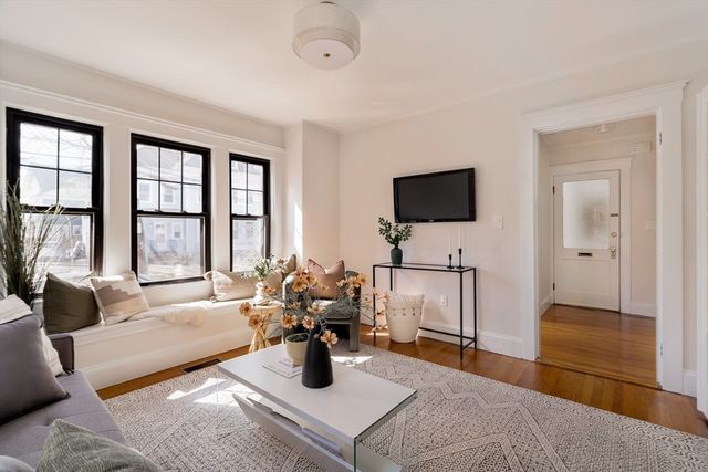 10 Washington Ave. 2, Waltham, MA 02453