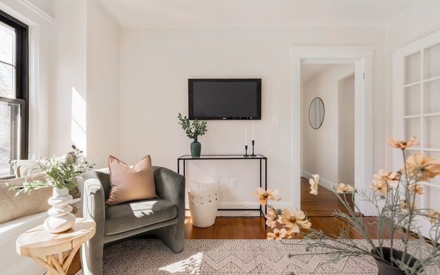 10 Washington Ave. 2, Waltham, MA 02453