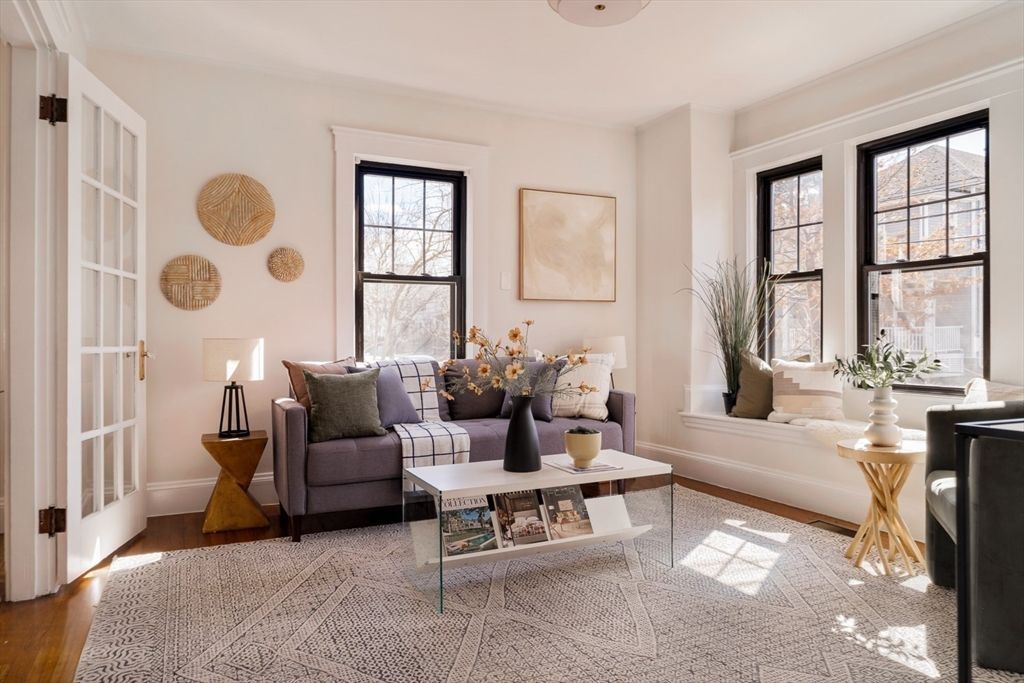 10 Washington Ave. 2, Waltham, MA 02453