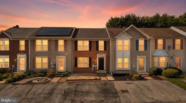 111 W NEWTOWN PL, Newark, DE 19702