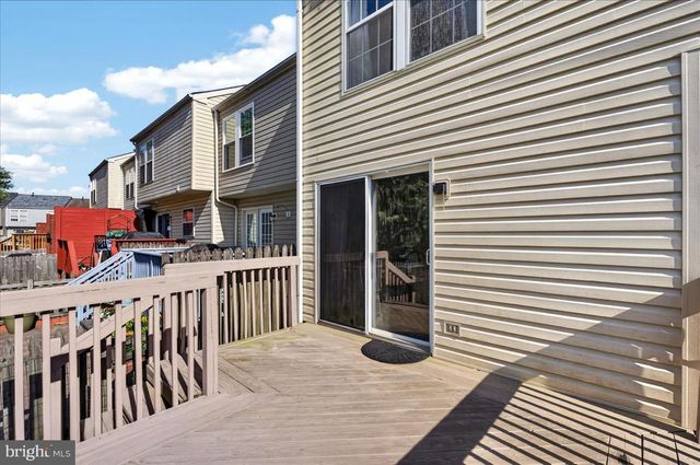 111 W NEWTOWN PL, Newark, DE 19702