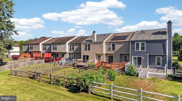 111 W NEWTOWN PL, Newark, DE 19702