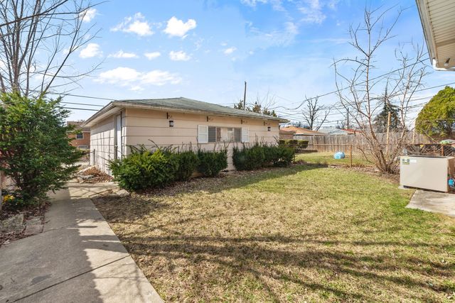 814 Norfolk Avenue, Westchester, IL 60154