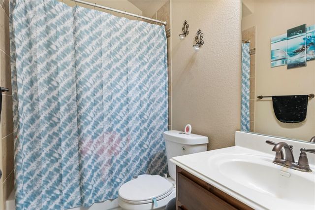 221 Monahans DR, Georgetown, TX 78628