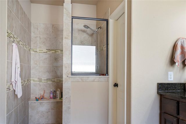 221 Monahans DR, Georgetown, TX 78628