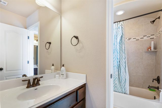 221 Monahans DR, Georgetown, TX 78628