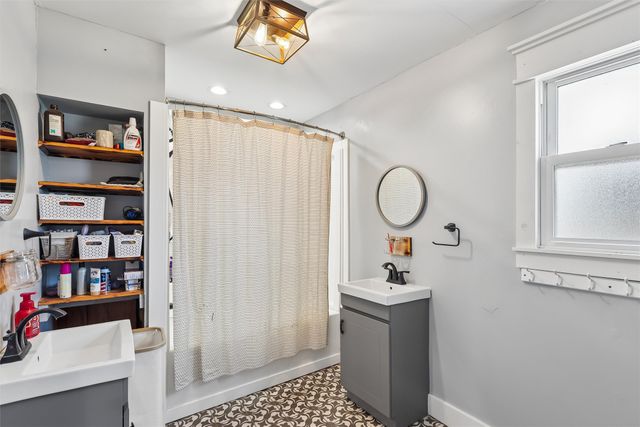 204 E Jackson Street, Pleasantville, IA 50225