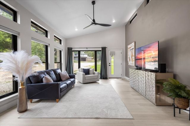 215 Brookside Drive, Hideaway, TX 75771