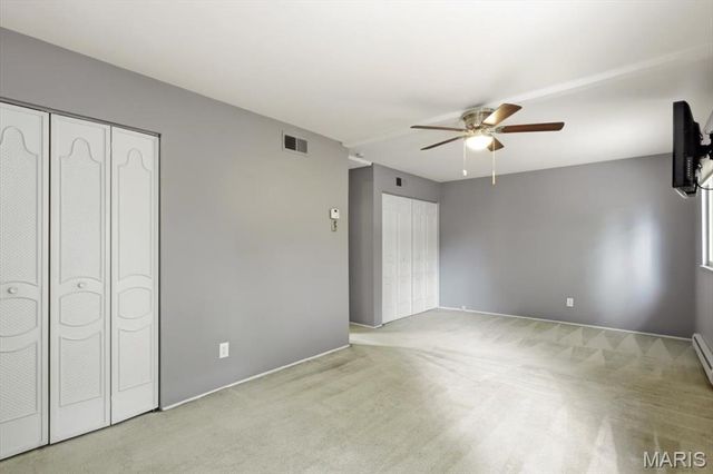 10053 Sakura Drive, St Louis, MO 63128