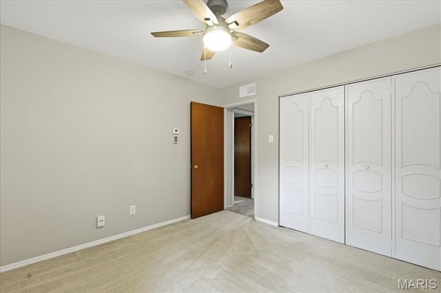 10053 Sakura Drive, St Louis, MO 63128