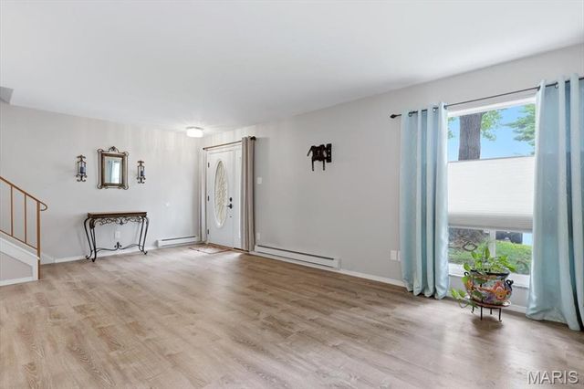 10053 Sakura Drive, St Louis, MO 63128