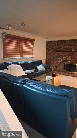 8744 VALLEY DR, Waldorf, MD 20603