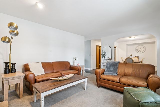 1051 Kaplan Drive, Waterloo, IA 50702