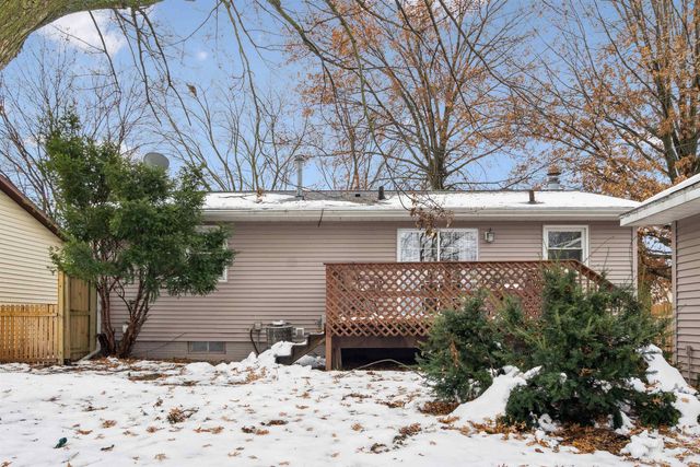 1051 Kaplan Drive, Waterloo, IA 50702