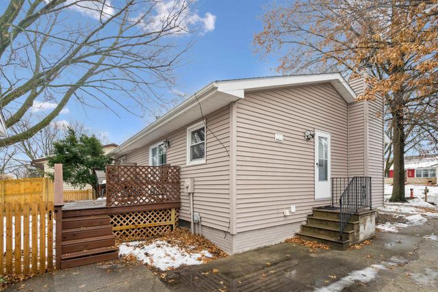 1051 Kaplan Drive, Waterloo, IA 50702