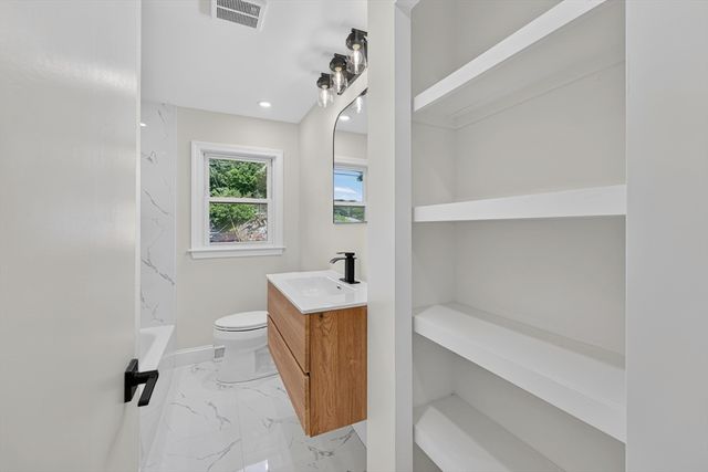 42 Bickford St, Lynn, MA 01904