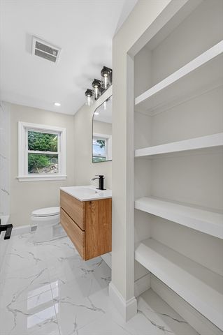42 Bickford St, Lynn, MA 01904