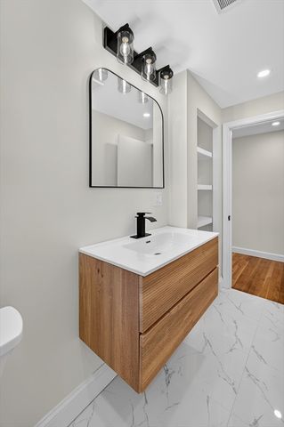 42 Bickford St, Lynn, MA 01904