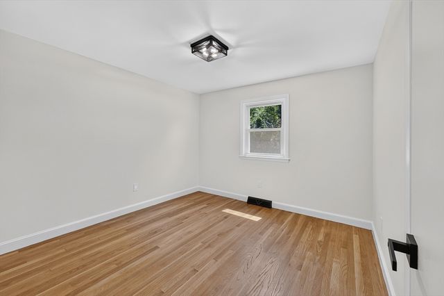 42 Bickford St, Lynn, MA 01904