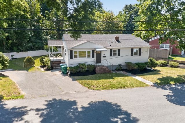 42 Bickford St, Lynn, MA 01904