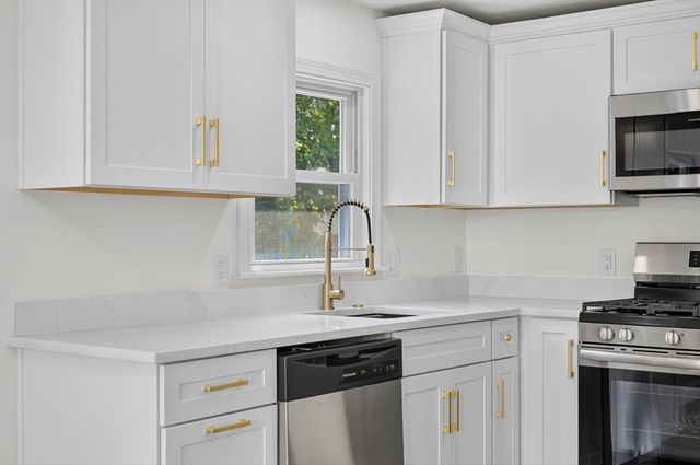 42 Bickford St, Lynn, MA 01904