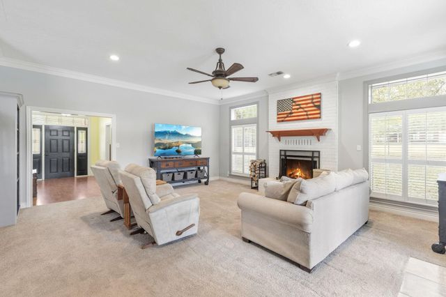 3905 N Briarwood Drive, Brenham, TX 77833