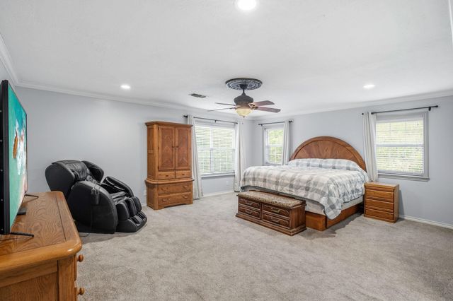 3905 N Briarwood Drive, Brenham, TX 77833