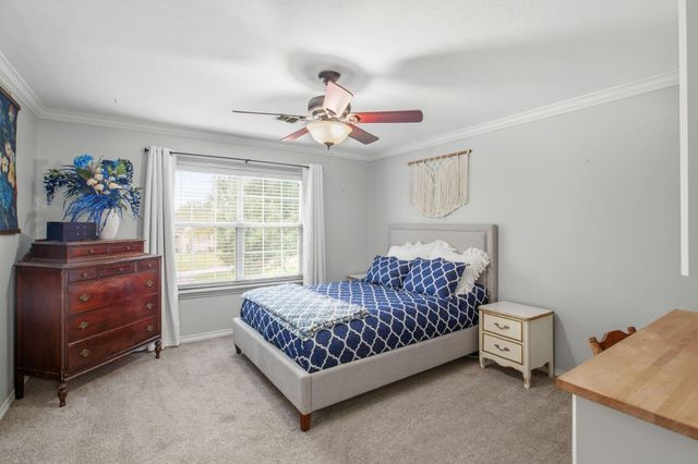 3905 N Briarwood Drive, Brenham, TX 77833