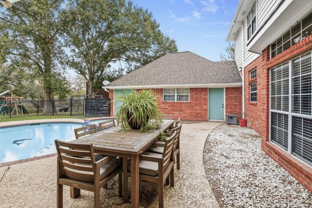 3905 N Briarwood Drive, Brenham, TX 77833
