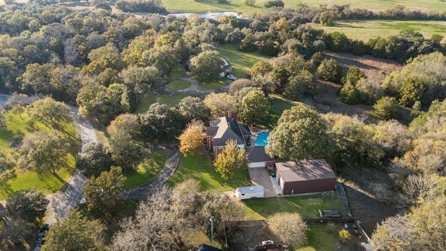 3905 N Briarwood Drive, Brenham, TX 77833