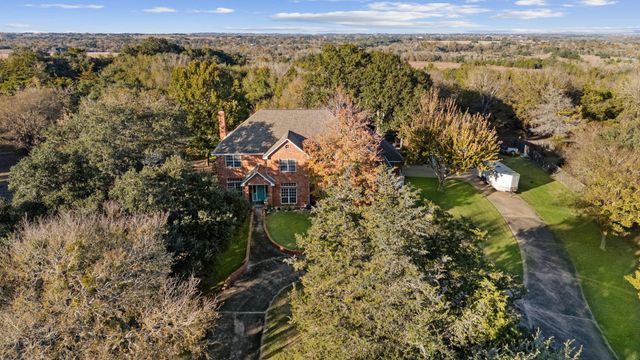 3905 N Briarwood Drive, Brenham, TX 77833