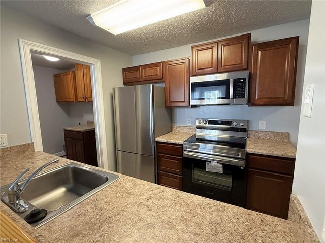616 Spirit CT, Virginia Beach, VA 23462