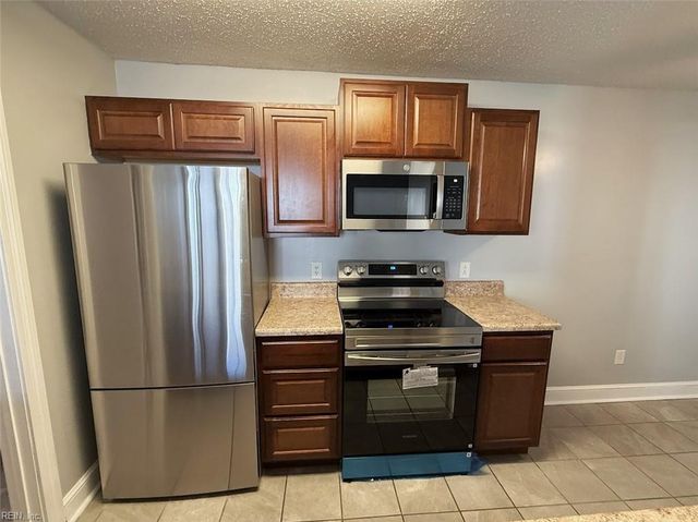 616 Spirit CT, Virginia Beach, VA 23462
