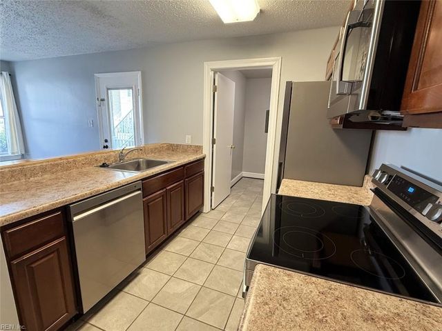 616 Spirit CT, Virginia Beach, VA 23462