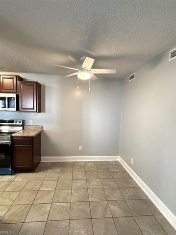 616 Spirit CT, Virginia Beach, VA 23462