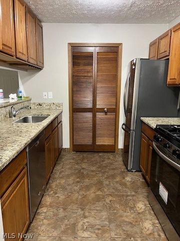 8621 Scenicview Drive 105, Broadview Heights, OH 44147
