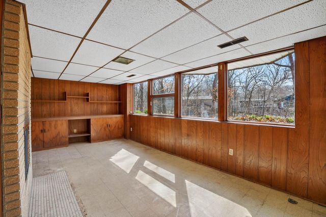 2512 Timber Drive, Cedar Falls, IA 50613